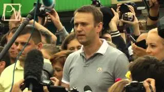 Навальный вернулся.