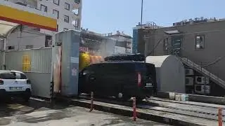 Помыть автобус за 200 рублей. Сделано.