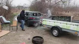 С теми,кто выбрасывает мусор где попало нужно делать так