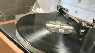 Dual 1229Q turntable. Horiatis76.com