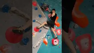 Bouldering - V2/5+ route with a nice finish