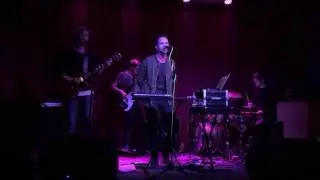 says - silhouettes live