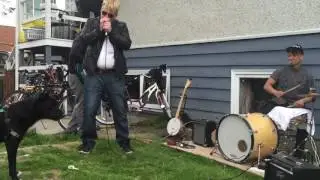 Music for dogs: a backyard jam