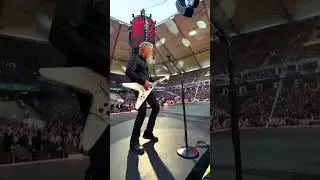 JAMES HETFIELD DROPS PICK BUT KEEPS PLAYING LIVE (2023) 