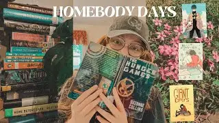 homebody diaries 📖 reading the hunger games, new favorite graphic novels, book hauls ☕️ vlog 11