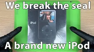 Opening a brand new iPod Video.