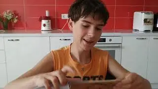 Влад. Аутизм. 16 лет. Трудно понимать связи и взаимоотношения людей. Ч 1