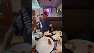 Анекдот  «Лукашенко специально для Путина нарядился в белого леблядя»
