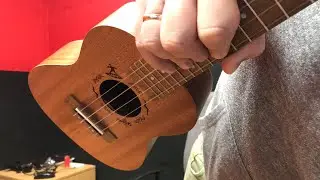 Как играть на укулеле. Как настроить укулеле. Как ставить Аккорды на укулеле