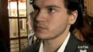 Celebrity Movie News - Star Interview Emile Hirsch - No literature on the Red Carpet!