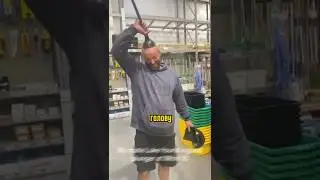 Дурачился в магазине, но все пошло не по плану