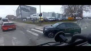 Bil over for rødt? Læs beskrivelse