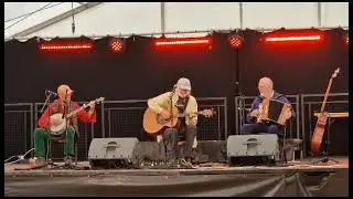 Moonshinemadness playing Cripple Creek at 2023 Portsoy Boat Festival