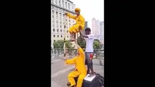 В чем сила, брат? Уличная загадка)...