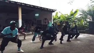 Danse Gabon workshop - van swenzy-Lascora lo styliste - Képi à la manière -cagoule bleu - Divine .