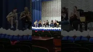 Студенты муз колледжа готовятся к экзамену