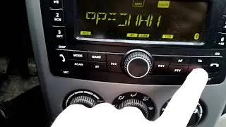 HOW TO SWITCH FOLDERS IN THE PRIORA'S STANDARD RADIO