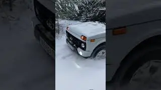 Нива Урбан по снегу 
