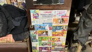Живёт человек в подвале города Саратова.
