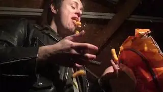 The Only Way To Eat Cheese Puffs - Food Blow