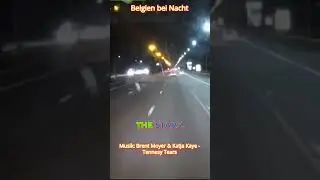 Fahren durch Belgien in der Nacht
