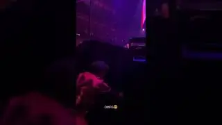 Harry Styles going for Pee under his stage