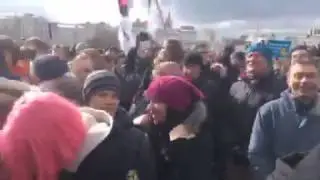 Митинг в поддержку Навального в Екатеринбурге. Кто не скачет, тот — Димон.