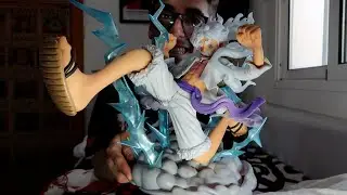 Menuda bestia de figura de Luffy Gear 5