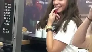 😆