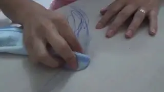 Como tirar tinta de caneta do Sofá (tecido)