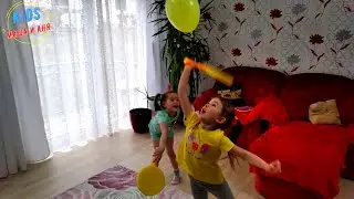 А у Нас новый ЧЕЛЛЕНДЖ с ШАРИКАМИ // Ballon challenge // КИДС Маша и Аня