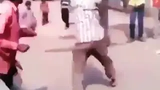 Kakek berantem sampai pingsan