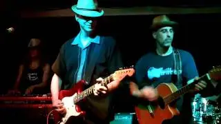 Frankie & The Pool Boys: Ewa on the Beach