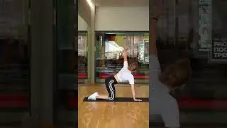 Снять тяжесть в спине поможет вытяжение и движение #физкультминутка #легкаяспина #здороваяспина
