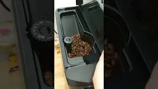 Кофемашина DELONGHI CAFFE CORSO демонстрация работоспособности.