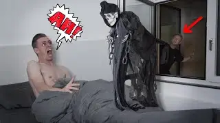 GEISTER PRANK AN FLO ! 😂 (Er macht sich in die Hose...) II RayFox