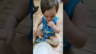 Как родители Колю на полу кормят 😱👶😀