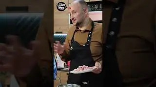 Пирог с сосисками рецепт от шефа. Шоу Сложное просто #shorts #кулинарноешоу #сложноепросто