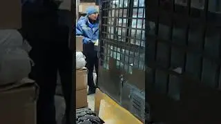 застал коллегу когда он смотрел мой ролик на ютубе)))