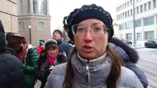 Елена Семёнова у мэрии