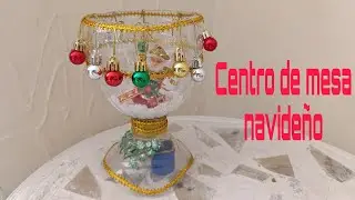 Centro de mesa navideño con botella plástica