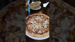 part4⚡Новая Пицца в Старом Кафе🔥🍕#chișinău #обзор #fastfood #еда #кишинев #dnevnik_moldovana #pizza