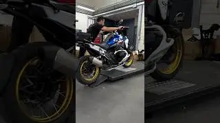 Check out this new exhaust from @jekillandhyde the Nomad S for the BMW R1300GS