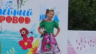 Чепурина Вероника, 9 лет.Песня "Русская красавица"