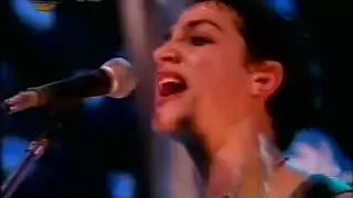 Catupecu Machu - Entero o a Pedazos (en vivo)