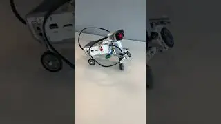 LEGO Mindstorms EV3 - Crawling Robot with Ultrasonic Sensor