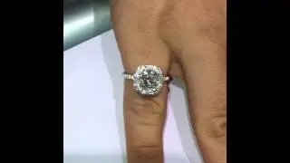 1.5 - 1.6 cts Round Diamonds size and color Comparison