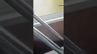 это домашний влог дедушка.рематирует стол