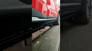 Установка выдвижных порогов на Geely Coolray. 