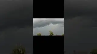 Супер-ячейка со шкваловым воротом вблизи | редкие кадры